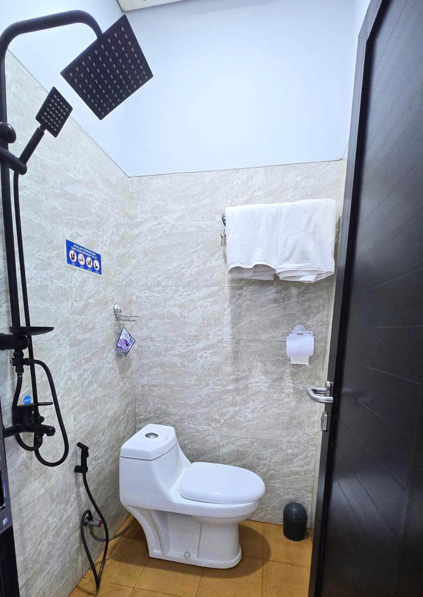 בנדונג Laswi Syariah Guest House מראה חיצוני תמונה